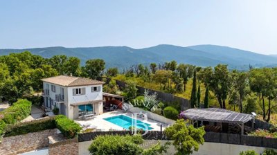 5 Bed House for sale