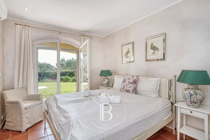 Image No.16-5 Bed House for sale