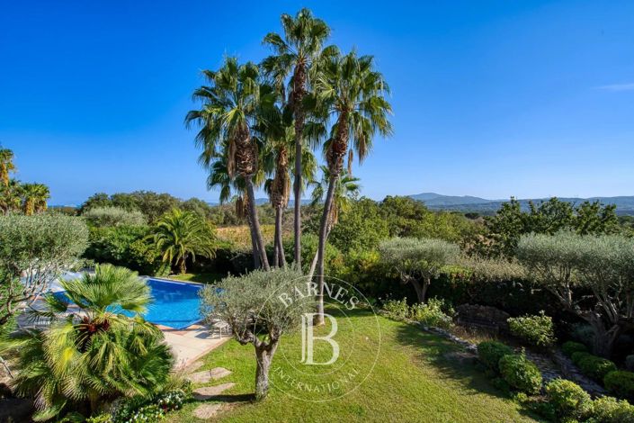 Image No.2-5 Bed House for sale