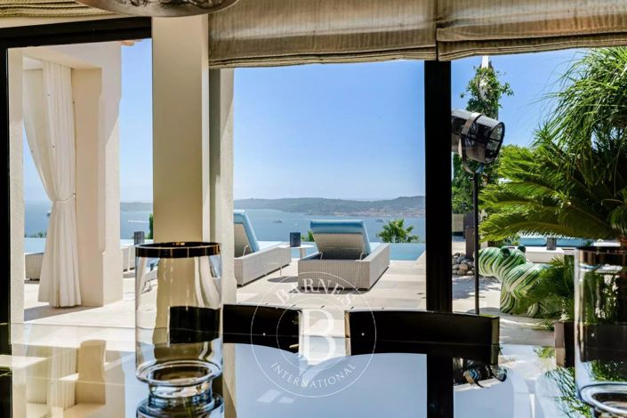 Image No.11-5 Bed House for sale