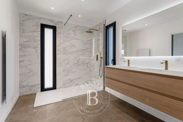 Image No.9-4 Bed House for sale