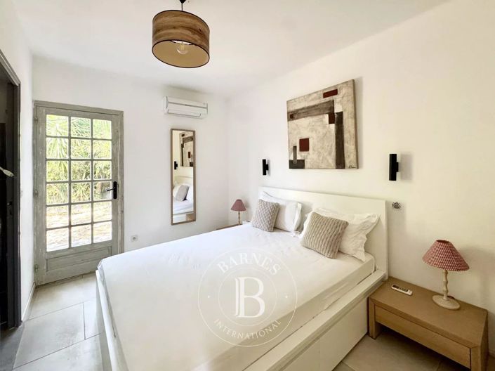 Image No.4-6 Bed House for sale