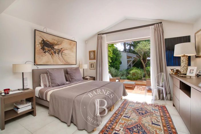 Image No.11-5 Bed House for sale