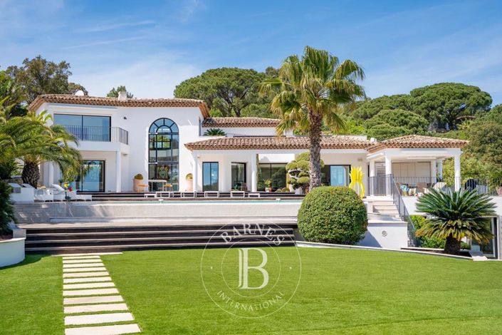 Image No.1-4 Bed House for sale