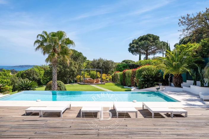 Image No.3-4 Bed House for sale