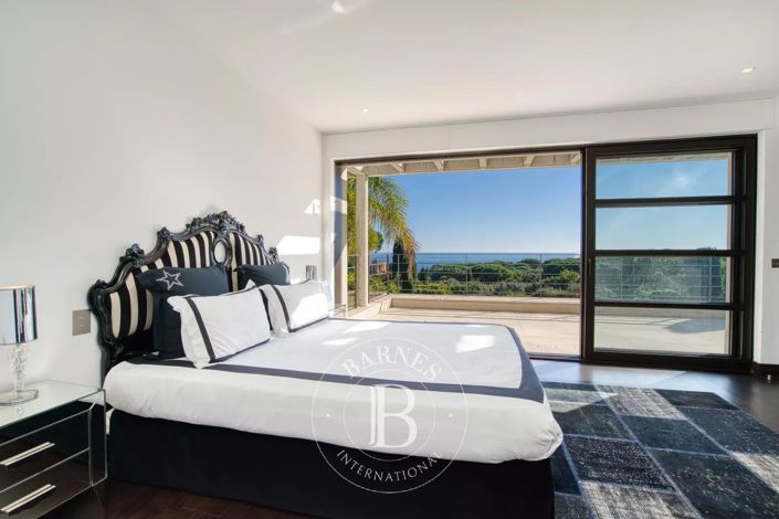 Image No.9-7 Bed House for sale