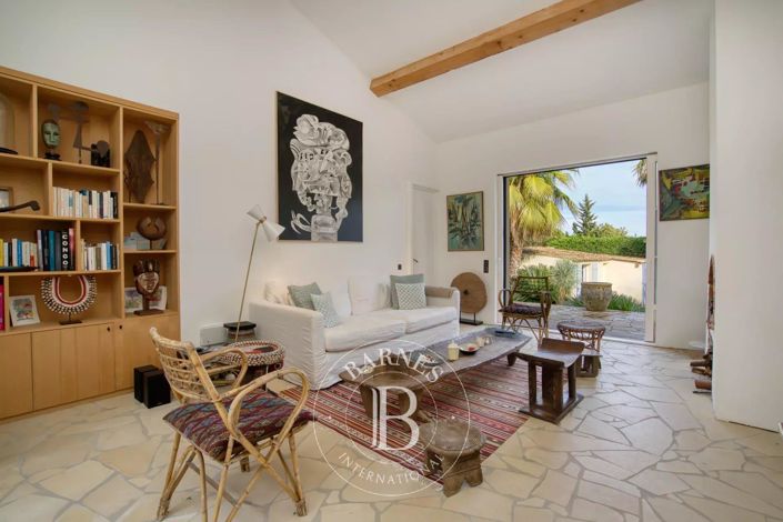 Image No.5-4 Bed House for sale