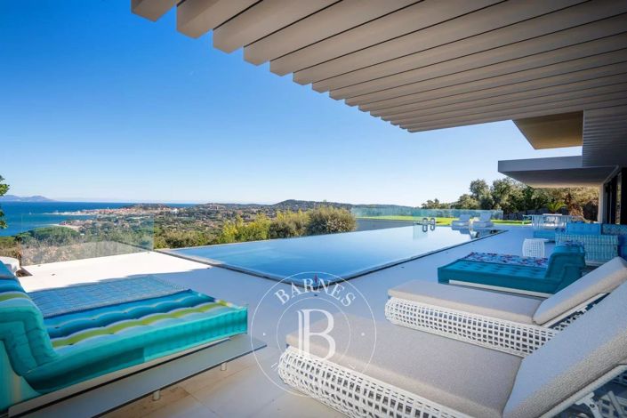 Image No.3-6 Bed House for sale