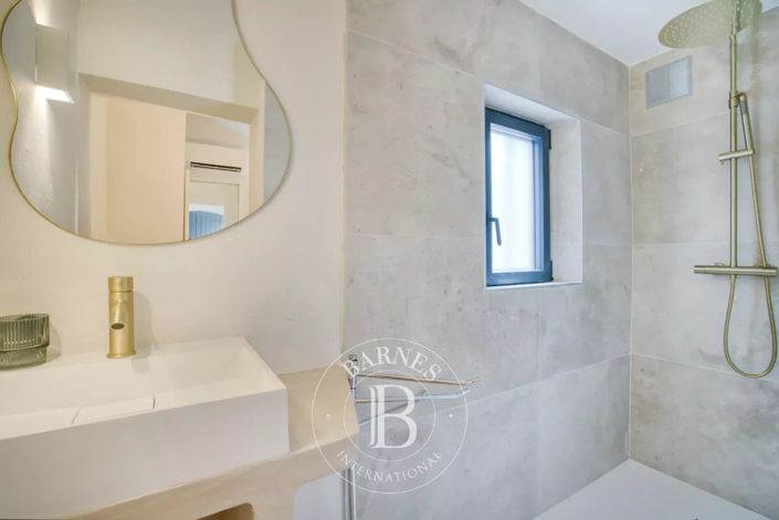 Image No.13-5 Bed House for sale