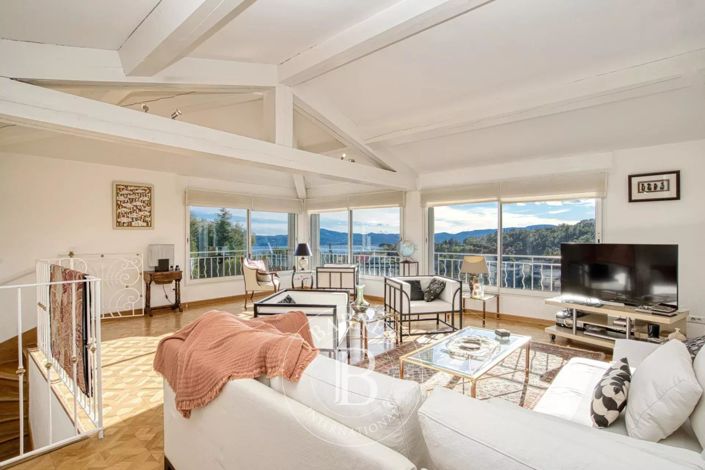 Image No.5-4 Bed House for sale