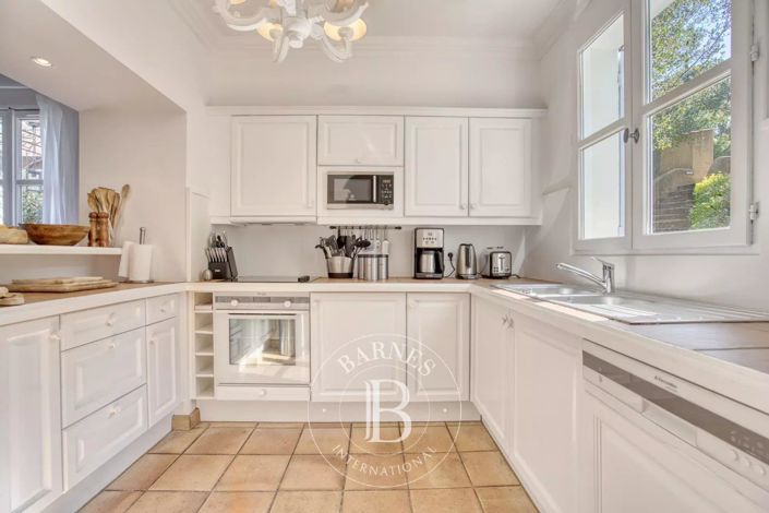 Image No.6-3 Bed House for sale