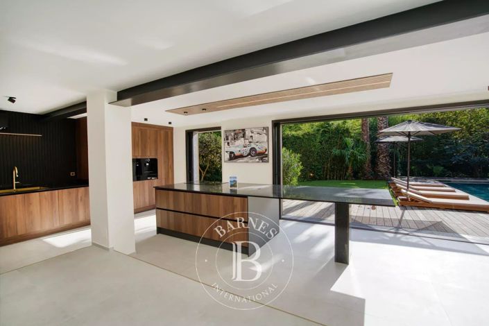 Image No.4-4 Bed House for sale