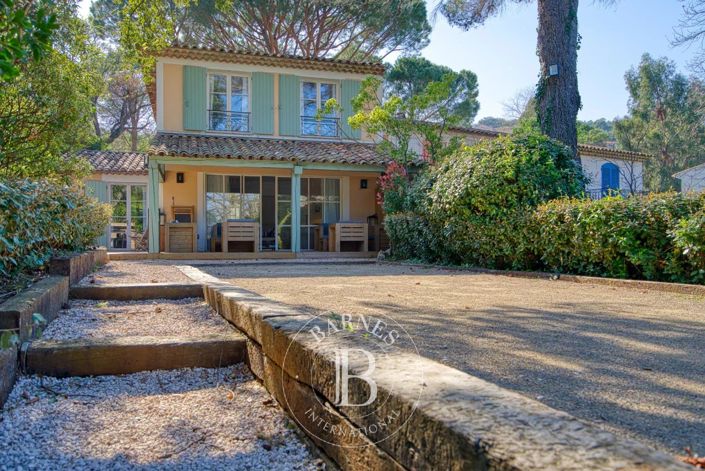 Image No.1-4 Bed House for sale