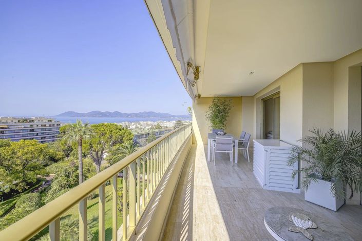 Image No.1-3 Bed Apartment for sale