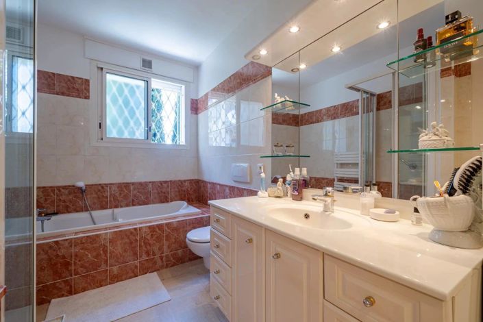 Image No.11-2 Bed Apartment for sale