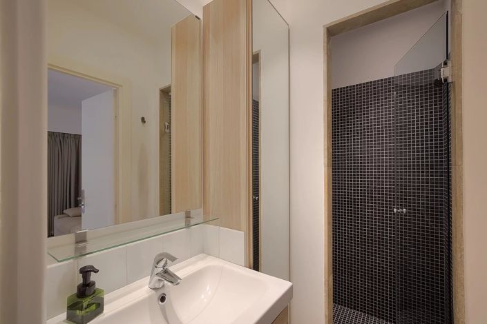 Image No.33-5 Bed House for sale