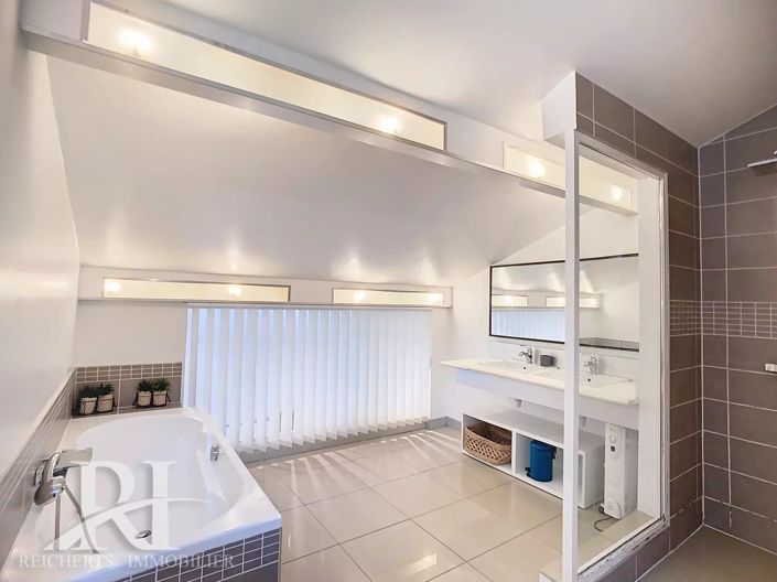 Image No.12-4 Bed House for sale