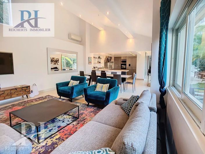 Image No.2-4 Bed House for sale