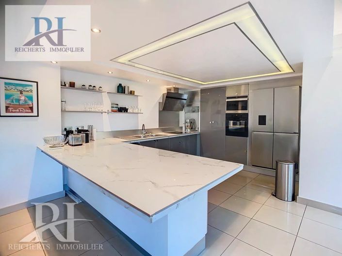 Image No.3-4 Bed House for sale