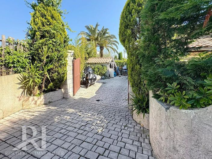 Image No.18-3 Bed House for sale