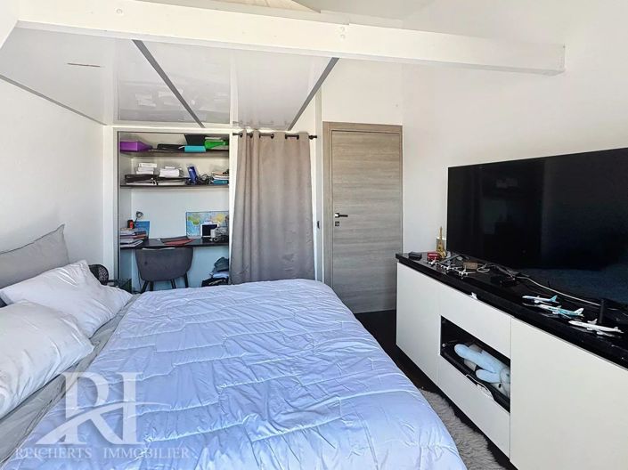 Image No.8-3 Bed House for sale