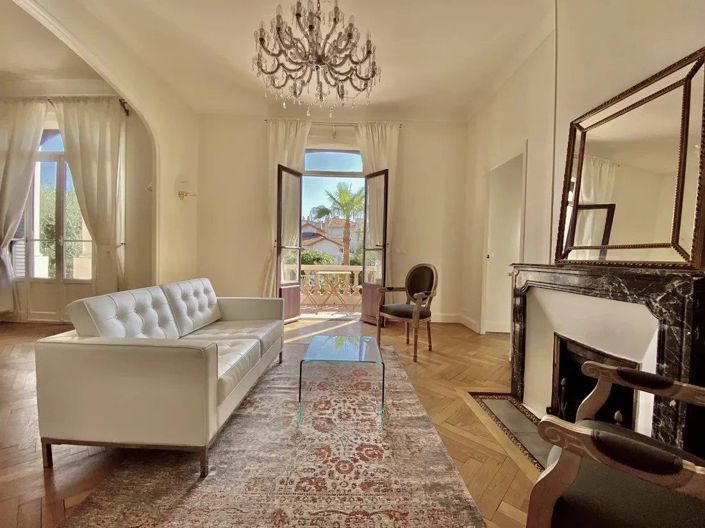 Image No.4-5 Bed House for sale