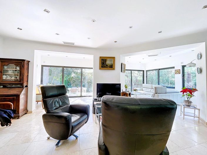 Image No.7-House for sale