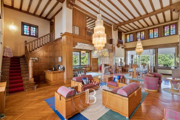 Image No.16-8 Bed House for sale