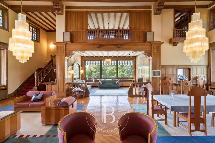 Image No.17-8 Bed House for sale