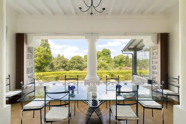 Image No.18-8 Bed House for sale