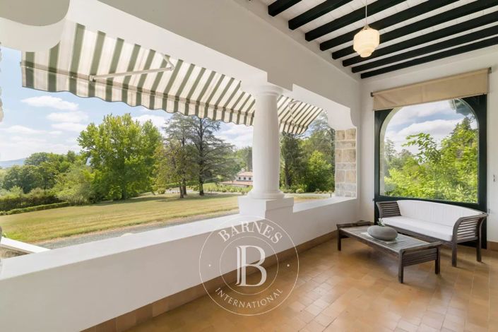 Image No.20-8 Bed House for sale