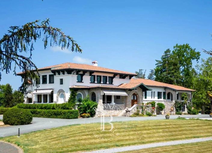 Image No.3-8 Bed House for sale