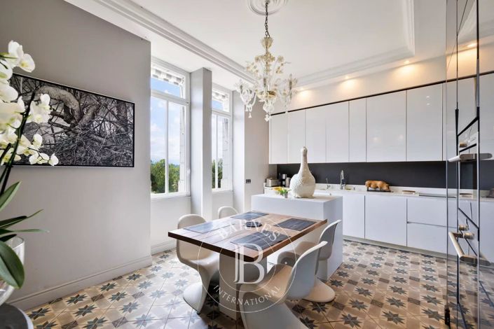 Image No.20-3 Bed Apartment for sale