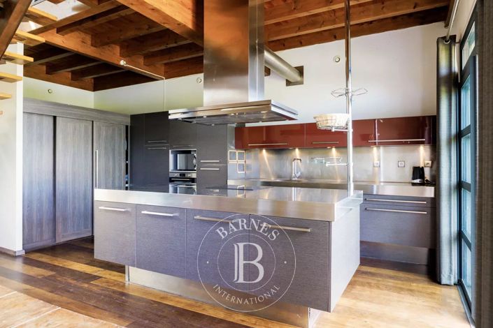 Image No.10-9 Bed House for sale