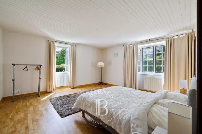 Image No.11-9 Bed House for sale