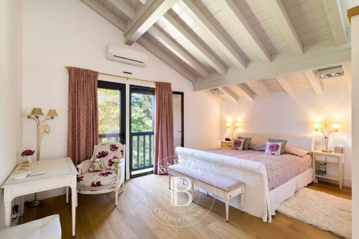 Image No.20-5 Bed House for sale