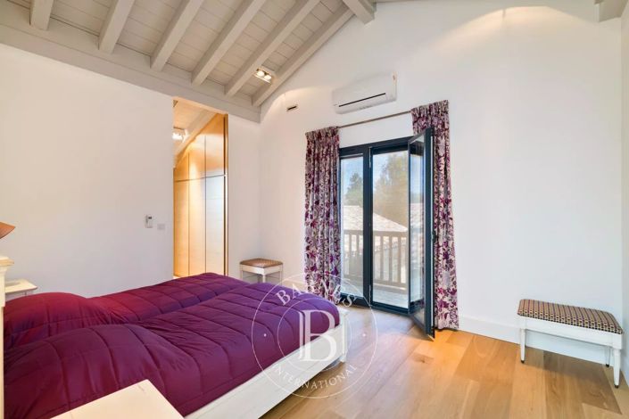 Image No.25-5 Bed House for sale