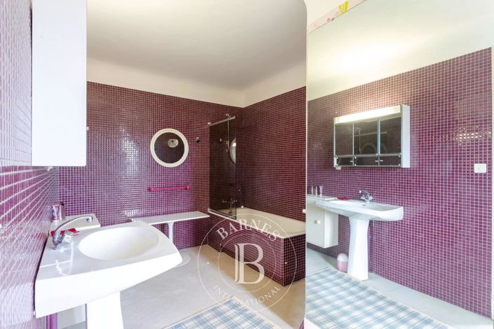 Image No.14-12 Bed House for sale