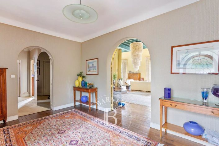 Image No.4-12 Bed House for sale