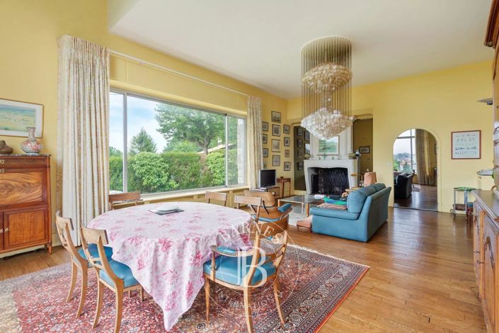 Image No.7-12 Bed House for sale