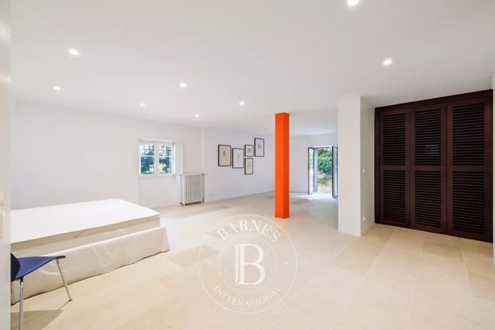 Image No.24-3 Bed House for sale