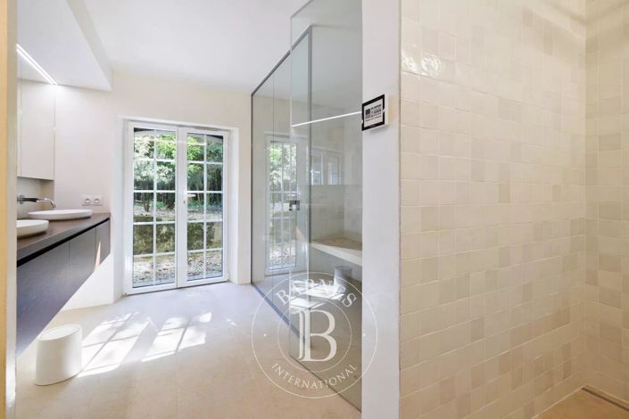 Image No.25-3 Bed House for sale