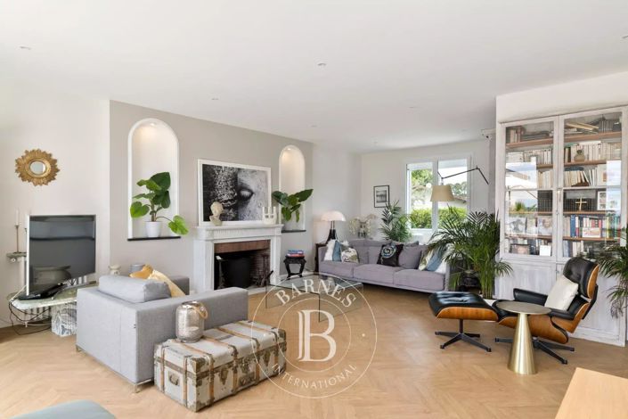 Image No.4-5 Bed House for sale