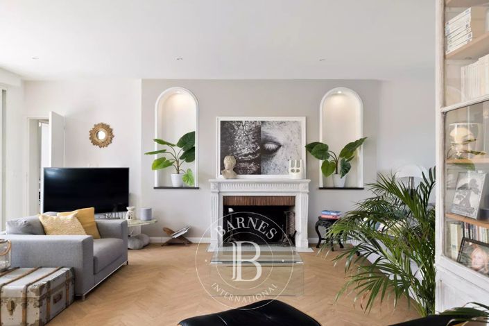 Image No.5-5 Bed House for sale