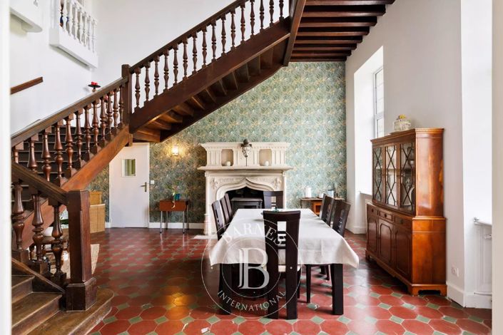 Image No.13-8 Bed House for sale