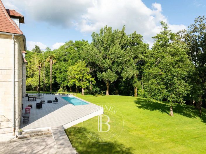 Image No.31-8 Bed House for sale