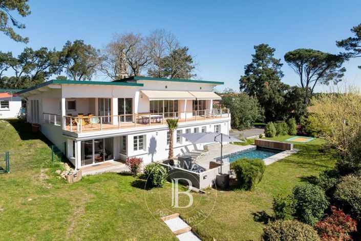 Image No.1-4 Bed House for sale