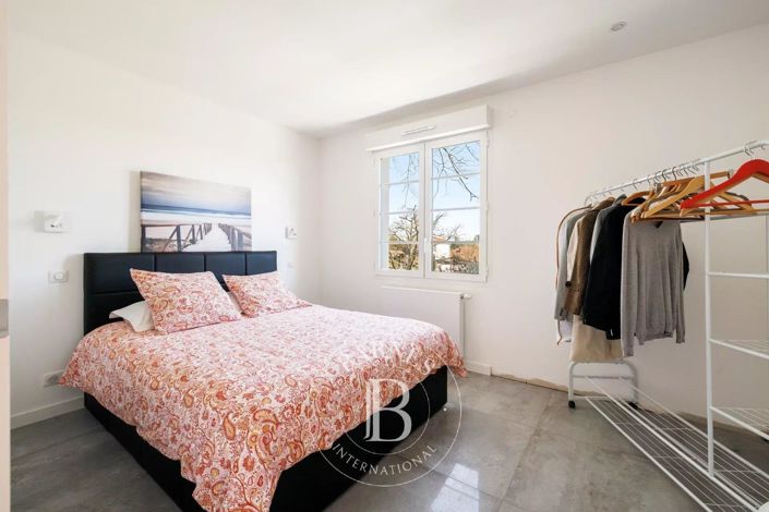 Image No.13-4 Bed House for sale