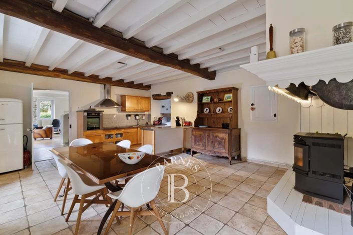 Image No.11-8 Bed House for sale