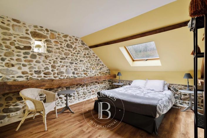 Image No.19-8 Bed House for sale